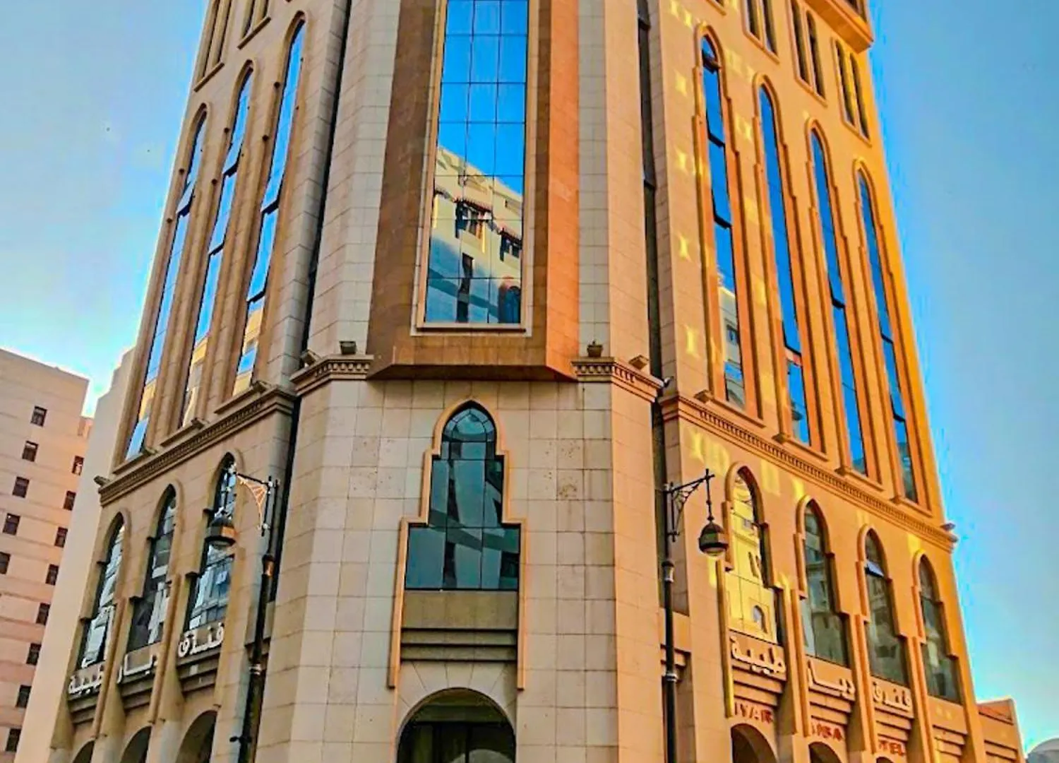 Private Hotel Rooms By Nmb Property - Walk To Al-Haram Medina Lägenhet